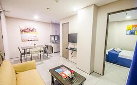 Jade Hotel y Suites