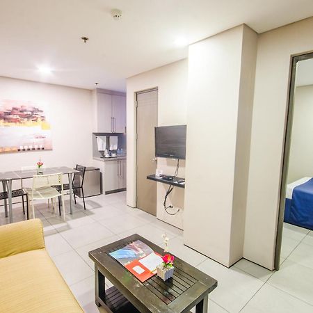 Jade Hotel y Suites Makati City Exterior foto