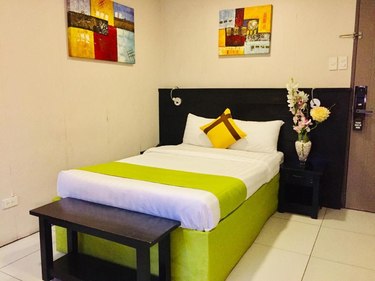 Jade Hotel y Suites Makati City Exterior foto