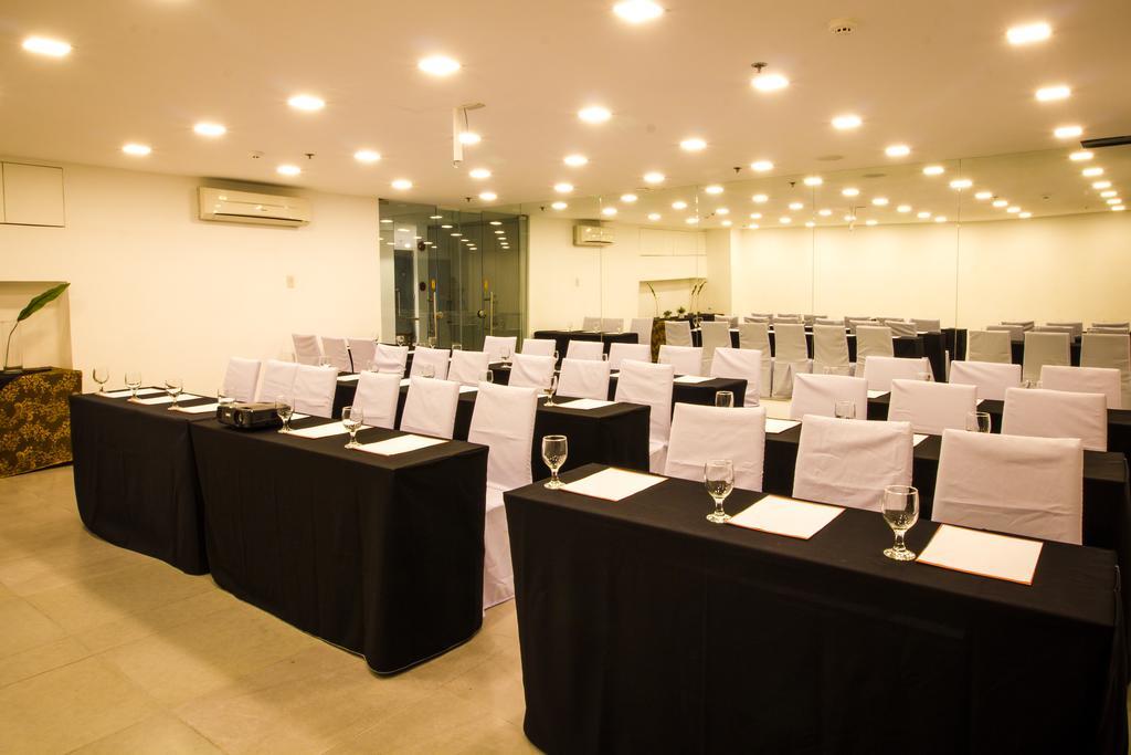 Jade Hotel y Suites Makati City Exterior foto