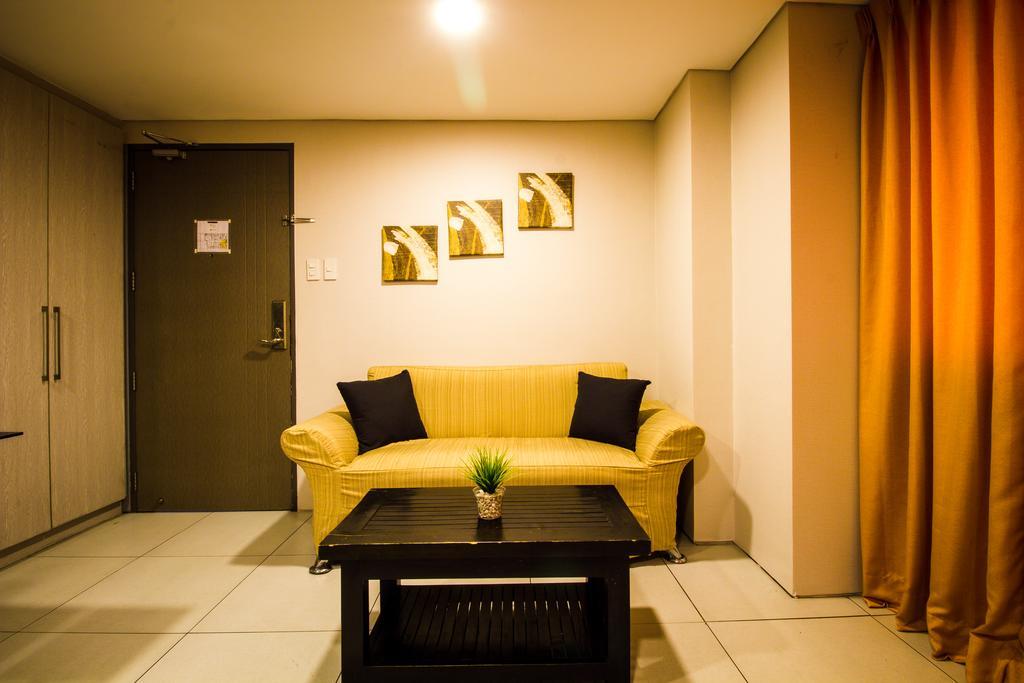 Jade Hotel y Suites Makati City Exterior foto